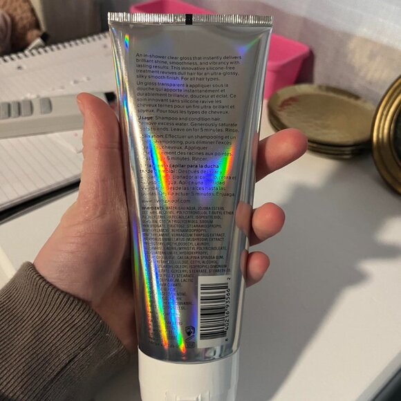 Living Proof Perfect Hair Day high-shine gloss - Picture 3 of 3